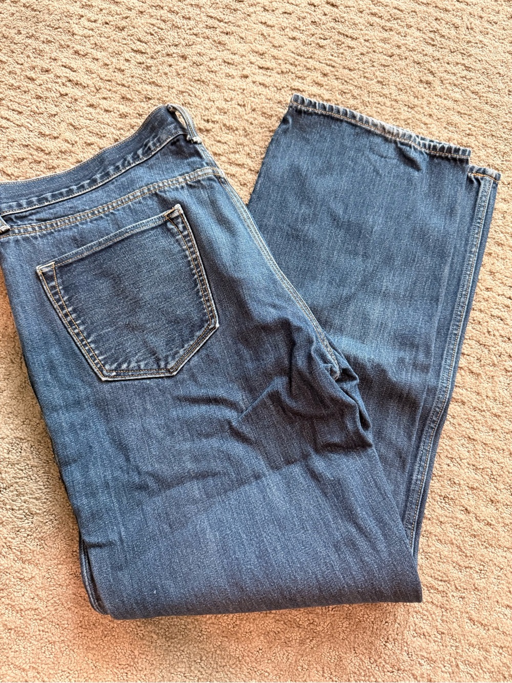 Classic Men's Dark Blue Straight-Leg Jeans